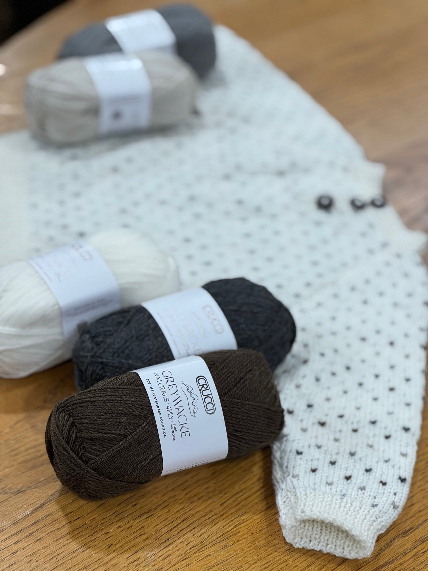 Crucci - 2602 - Dot Pattern Sweater