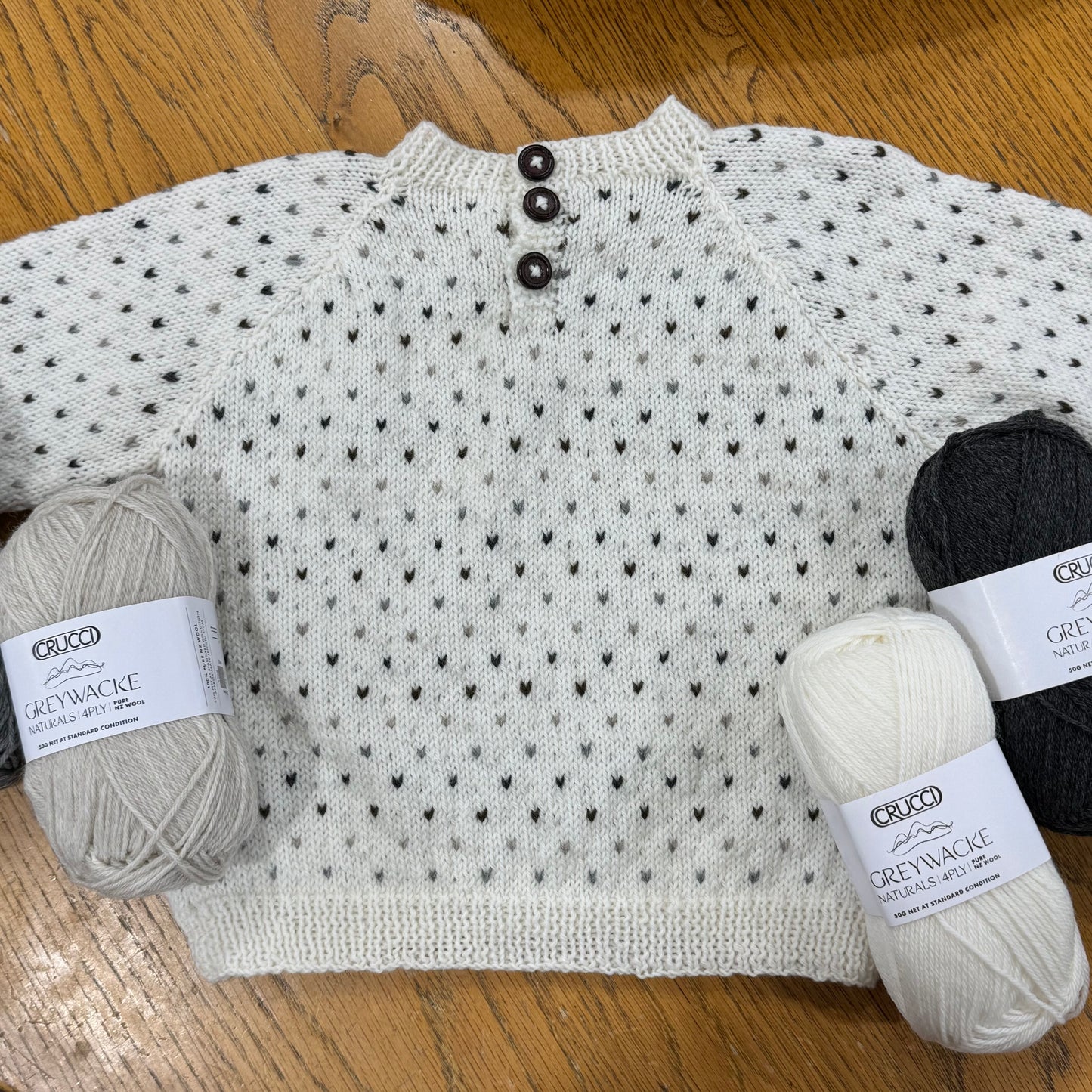 Crucci - Dot Pattern Sweater Kit